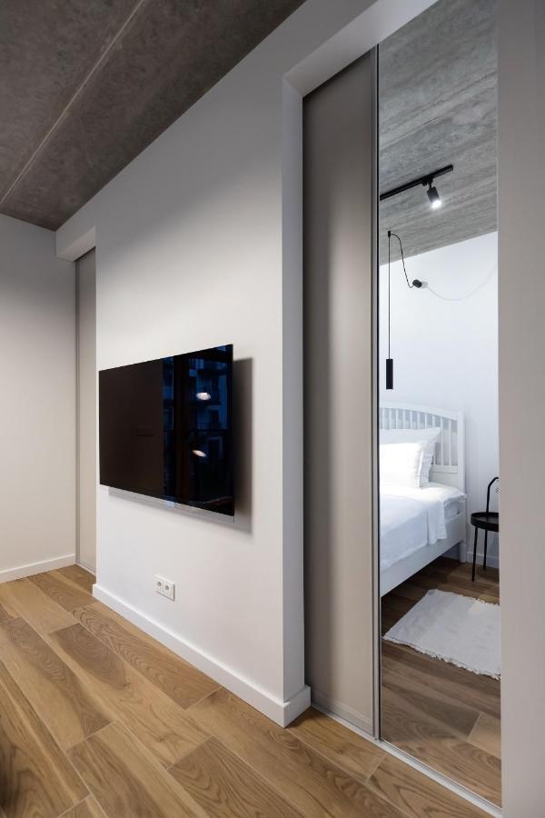 City Center Sanctuary Modern Business-Class Studio With Free Parking In The Heart Of Вильнюс Экстерьер фото