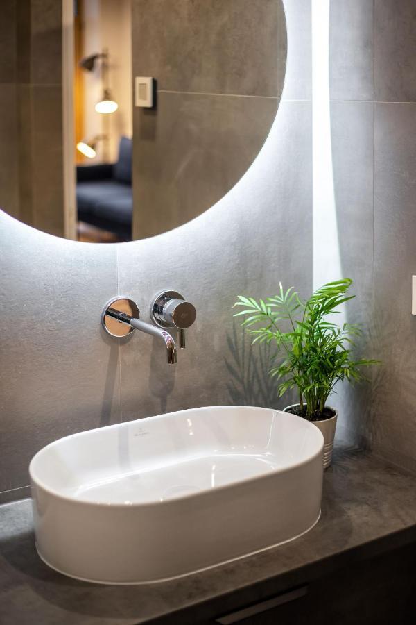 City Center Sanctuary Modern Business-Class Studio With Free Parking In The Heart Of Вильнюс Экстерьер фото